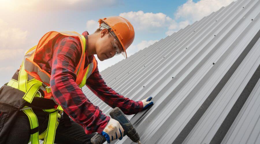 Professional Emergency Roof Repairs services in Manderson, WY